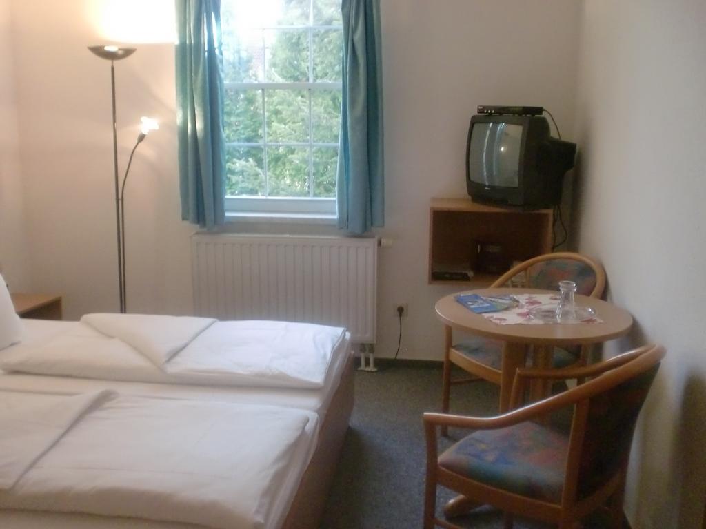 Hotel & Restaurant "Zum Firstenstein" Konigshain Εξωτερικό φωτογραφία