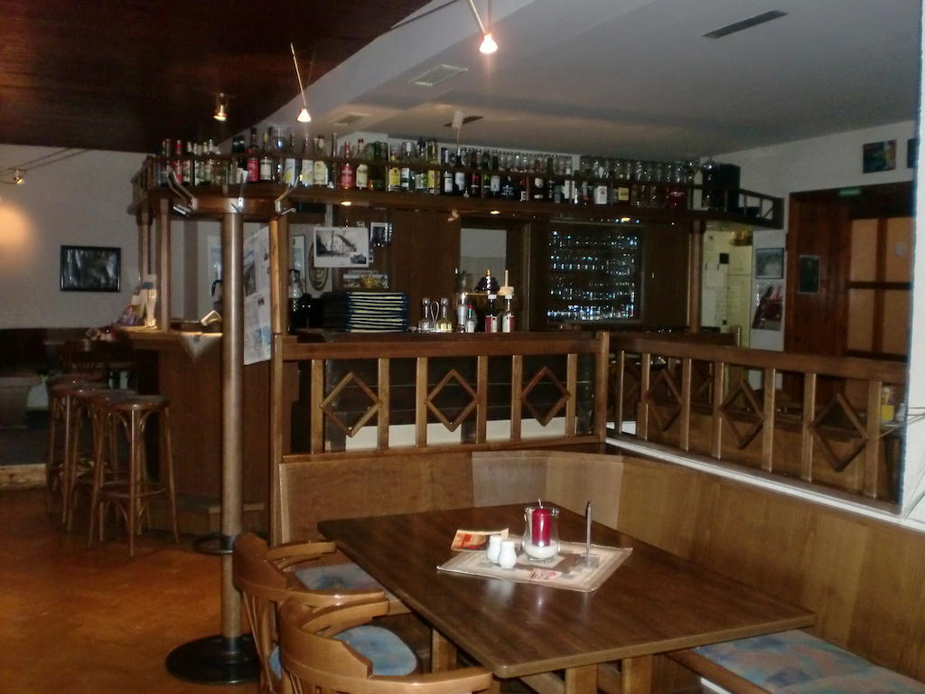 Hotel & Restaurant "Zum Firstenstein" Konigshain Εξωτερικό φωτογραφία